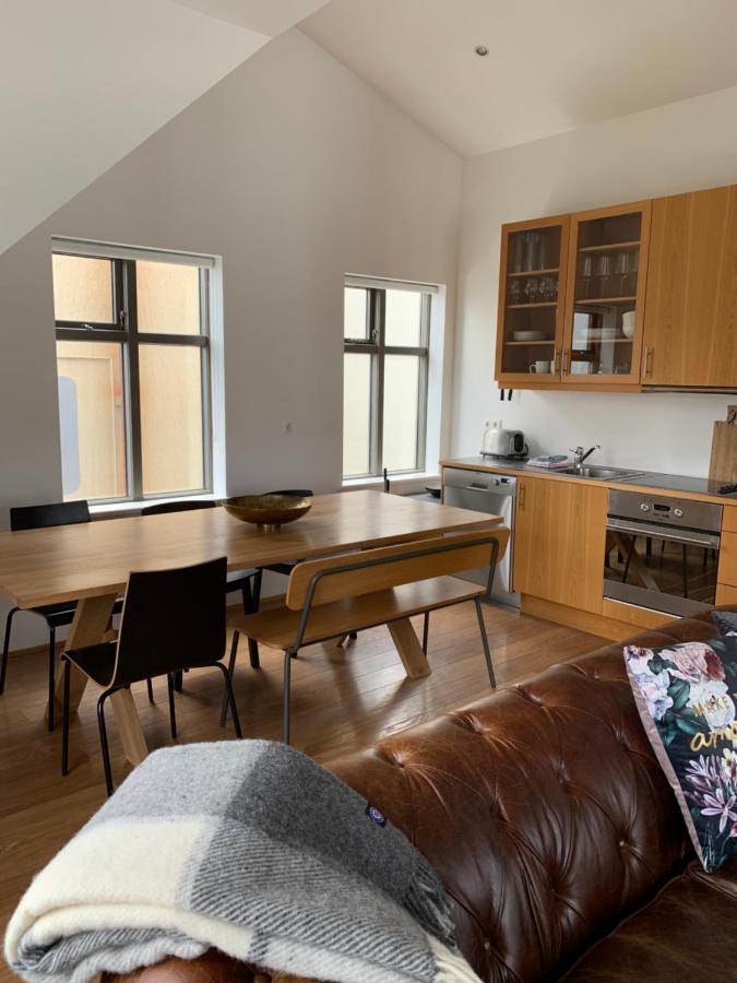 Mengi Apartments Reykjavík Exteriör bild